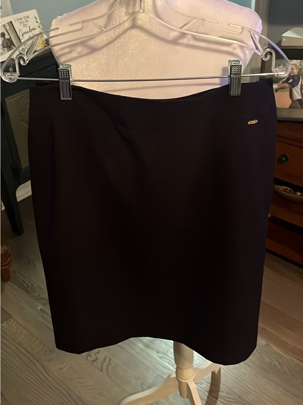 Tahari Black Classic Pencil Skirt with Signature Accent